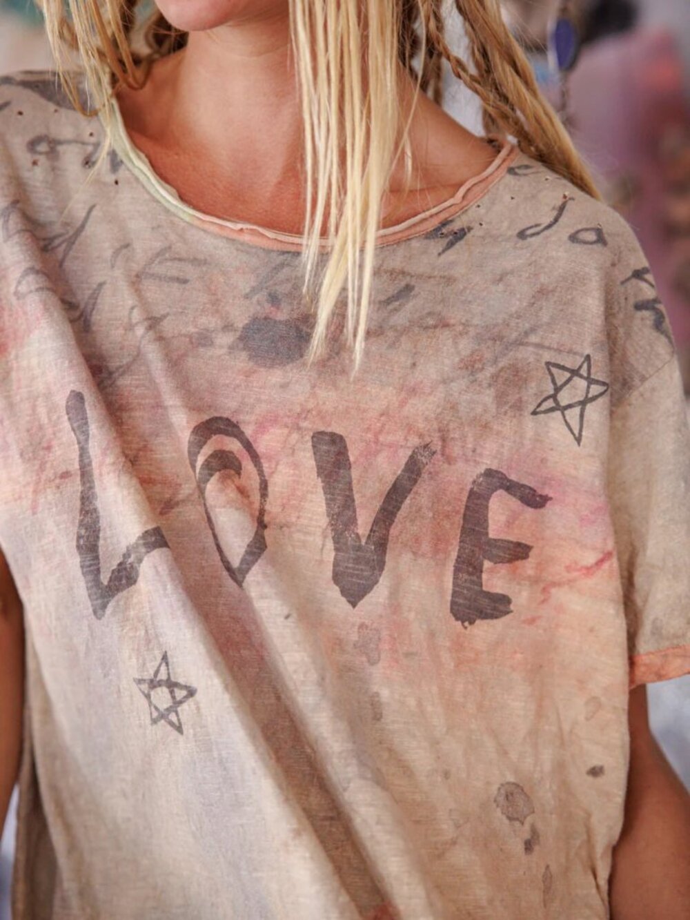 Magnolia Pearl For The Love of Stars Tee, Nerissa OS - Picture 2 of 11